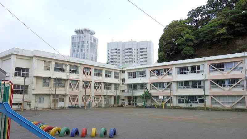汐入小学校全景